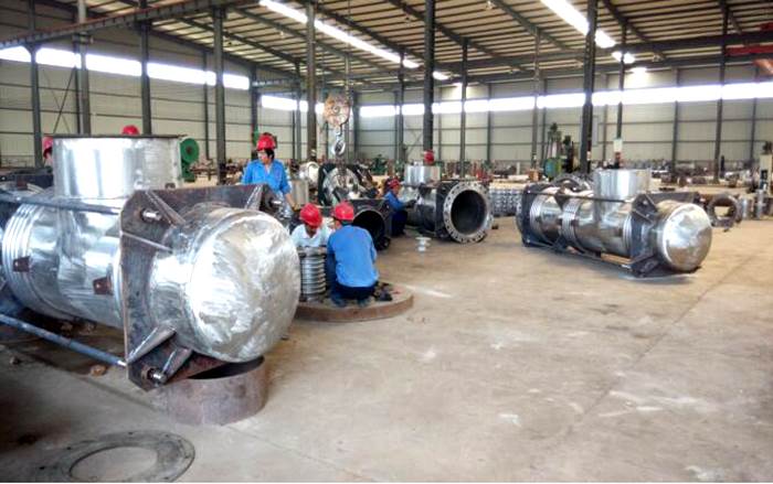 補償器生產現場